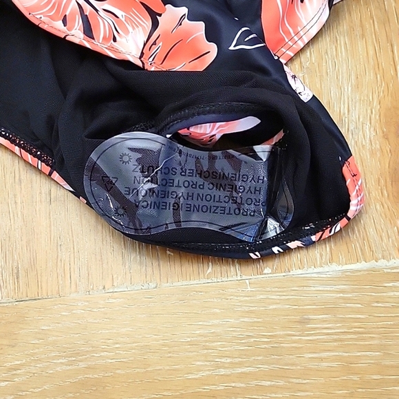 Tempt Me Women's Swimsuit XL One Piece  Pink Black Crisscross Back NWT - Picture 6 of 9